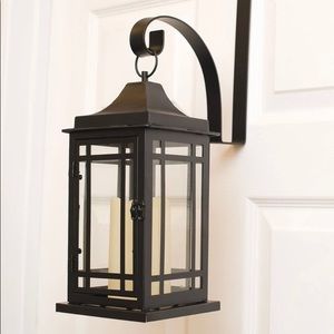 2pc set wreath hanger with lantern